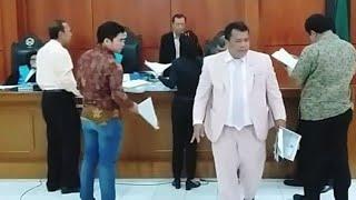 Pengacara Robert Paruhum mengusir Hotman Paris Hutapea (pengacara PT Aquafarm Nusantara) - part #3