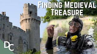 Finding Lost Treasure Near The Warwick Castle | River Hunters | @DocoCentral