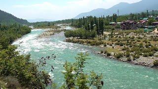 View of the Lidder river on way to Pahalgam from Srinagar | Jammu & Kashmir, India