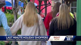 Tanger Outlets in Pooler seeing steady stream of last-minute holiday shoppers