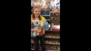 MLP Videos: Toys R us Shopping spree! + New LPS series!