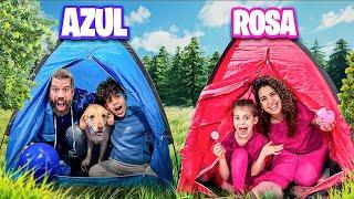 ACAMPANDO con un COLOR: AZUL vs ROSADO|4PLUSONE