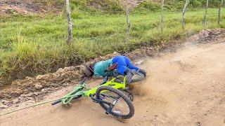 PILILIU SOFRE ACIDENTE NA BICICLETA  | PILILIU DA RESENHA