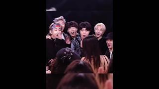 Эмоции всех Арми при встрече с Бантан #bts #bangtan