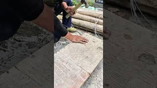 The process of splicing wooden boards