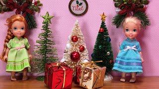 CHRISTMAS 2022 ! Elsa & Anna toddlers - gifts - decorating the tree - Barbie