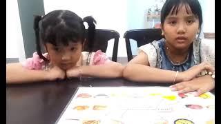 Tiếng Anh Giao Tiếp Phan Thiết: Sophia and Sarah practice talking about What food do you prefer?