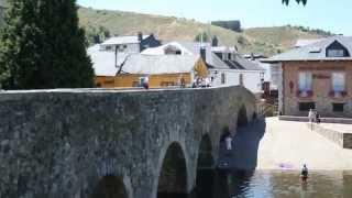 Río y puente de Molinaseca