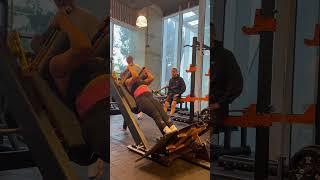 Hack gym 80 , quads on spot #gym