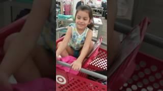 Target moviéndose sólo carrito