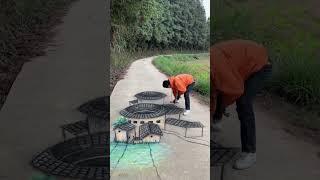 【张世先】在馬路上畫一个3D建筑，你们能猜到是什么吗？Draw a 3D building on the road, can you guess what it is?