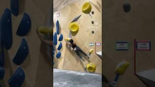 #climbing #bouldering #indoorclimbing #dyno #indoorbouldering #competition #bouldering