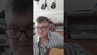 " Ты влюбилась в лето "- автор слов и музыки Александр Власов.