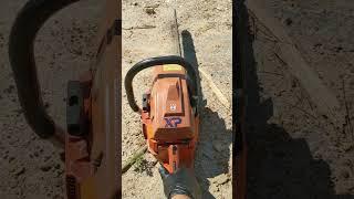 (Bruce) Husqvarna 281XP Idling (Awesome Sound) Rev Cutting #husqvarna #281XP #vintagemusclesaw