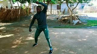 Kijana wa Master Sele Lee abery akicheza vipande muhimu katika staily ya jeet kune do