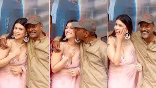 Director AS Ravi Kumar Publicly Kissed Mannara Chopra Infront of Media | Telugu Movies Adda