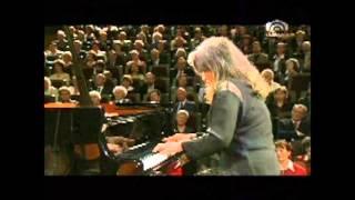 Robert Schumann  Klavierkonzert a-Moll op. 54   Riccardo Chailly - Martha Argerich