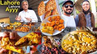 Heaven of Desi Food "LAHORE" Trying KHAN BABA Restaurant & Hafiz Juice Corner Laddo Pedi street food