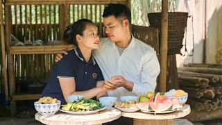 The cozy family meal cooked by Sai and Dung created even more intimacy. l Lý Thị Sai