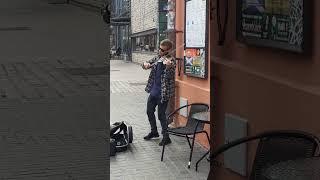 Tones and I: Dance Monkey. Street performance in the Old Town of Tallinn, Estonia. Violin play.