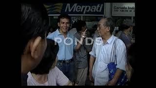 Bagian 5 | Lombok, 19 Januari 2000 - Kepolisian dikerahkan untuk mengamankan situasi