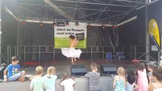 Tabla performance from Alya bellydancer (Stadtfest Jülich, June 2018)