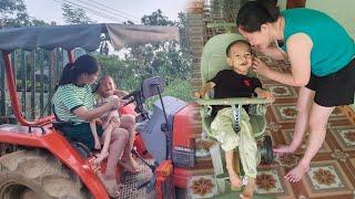 Gia Bao hasn't slept in bed for 3 months- Bao is happy when his mother lets him explore the rickshaw