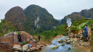 Full video 30 days of finding shelter under majestic giant mountains.solo bushcraft.