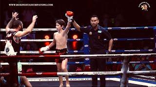 Мощный нокаут в Муай Тай. 14 лет против 19. Powerful knockout in muay thai. 14 years vs 19