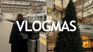 VLOGMAS Day 20 | Travelling Home & Christmas Lights