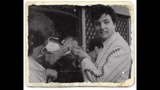 RARE FOOTAGE of Elvis Presley signing autographs!