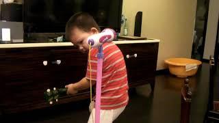 Ryan Huang (2yrs) - a Little Rock Star