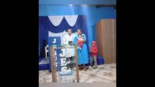 Jesus cura uma criança filha da irmã Débora