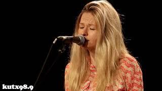 Still Corners - "The Message" (Live in KUTX Studio 1A)