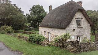 A Damp Morning Walk in a Cotswold Village Set in Stunning Countryside