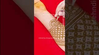 Floral Henna ️ #mehndibybhagyashree #mehndi #bridalmehndi #mehendidesign #ytshorts #shorts