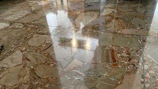 Pavimento come uno specchio! Come lavare e lucidare i pavimenti in marmo