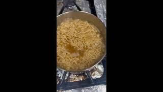 COOKING RAMEN #ASMR #FOODS #SATISFYING