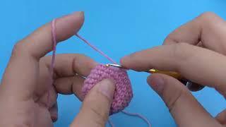 Bao Anh shows how to knit a rabbit bag Part 3