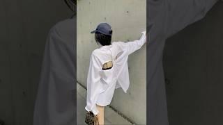 뒷모습이 다 했어요 뒤태 매력 루즈핏 셔츠  #루즈핏셔츠 #꼬임셔츠 #꼬임블라우스 #트임셔츠 #트임블라우스 #뒷트임 #여행룩 #데이트룩 #뒷트임셔츠 #뒷트임블라우스