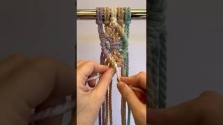 How to Create a Diamond Clove Hitch/Square Knot Pattern in Macrame #macrametutorial #diymacrame