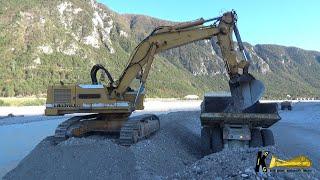 LIEBHERR 974 EXCAVATOR Digging and Loading Gravel on Dumper Perlini