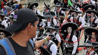 El mejor desfile de Mexico fue inventado por los Gringos. POSAN COMO MEXICANOS.