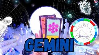 GEMINI- THEY BREAK DOWN THE DOOR OF YOUR HOUSETHIS IS VERY LOUD MARCH 2025 TAROT READING