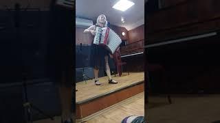 Вальс " Под небом Парижа"., Играет Любовь Гришанова.