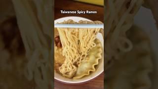 Taiwanese Spicy Ramen - Luz in Taiwan | 麻辣燙泡麵 隱藏吃法 Cheese Cream | Squid Game 2 Cup