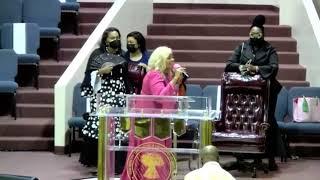 Evg. Karen Clark-Sheard PRAISE BREAK/“Hallelujah” Chant @ Abundant Life Christian Center COGIC 2021!