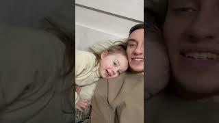 РЕБЕНОК ОТЖИМАЕТ КАНАЛ И ПРОСИТ ПОДПИСКУ #новыйгод #врек #рекомендации