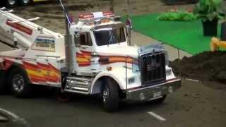 TOWING WRECKER RC TAMIYA KING HAULER filmed DORTMUND MODELLBAUMESSE