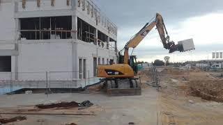 Cat 315 d rototilt with pallet forks.